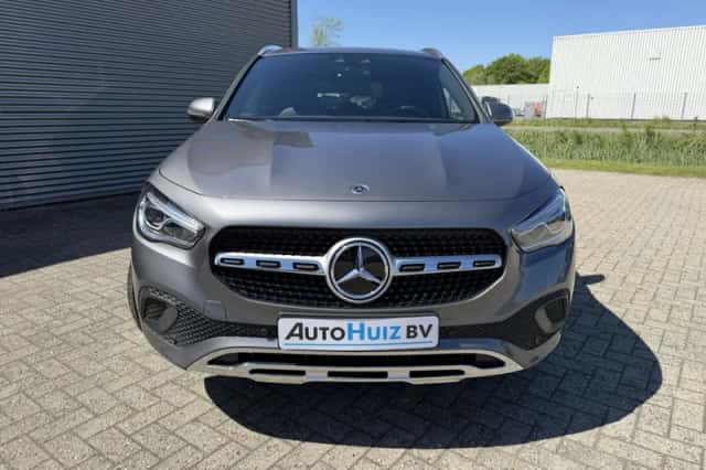 Mercedes-Benz GLA (2021) thumbnail 3