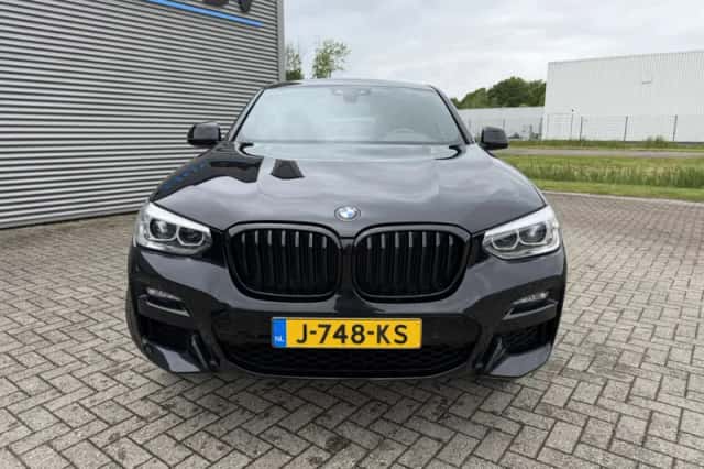 BMW X4 (2020) thumbnail 3