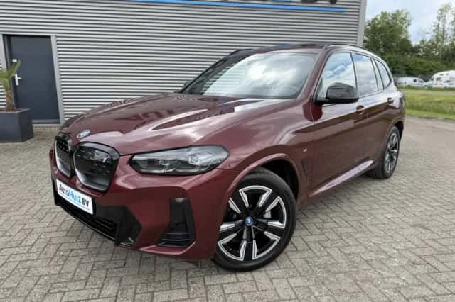 BMW iX3 (2023) thumbnail 2