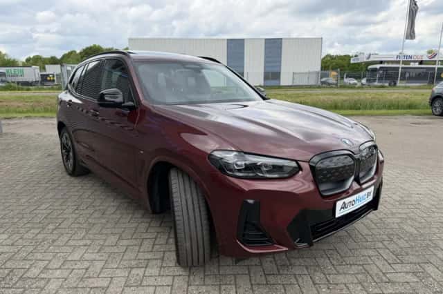 BMW iX3 (2023) thumbnail 4
