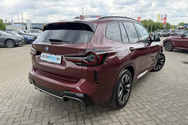 BMW iX3 (2023) thumbnail 6