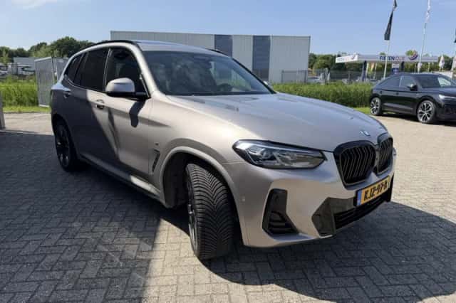 BMW iX3 (2022) thumbnail 4