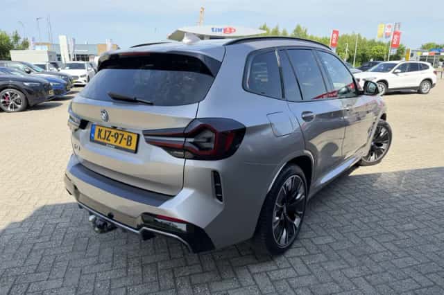 BMW iX3 (2022) thumbnail 5