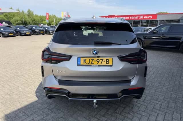 BMW iX3 (2022) thumbnail 6
