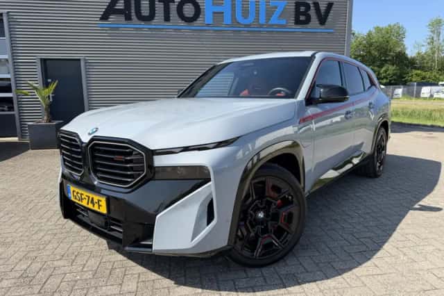 BMW XM (2024) thumbnail 2