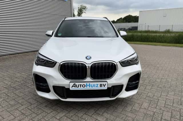 BMW X1 (2022) thumbnail 3