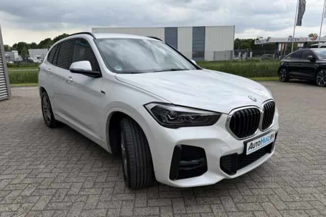 BMW X1 (2022) thumbnail 4