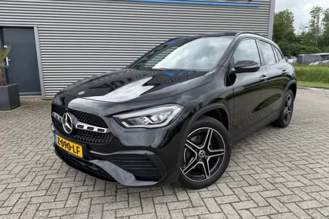 Mercedes-Benz GLA (2023) thumbnail 2