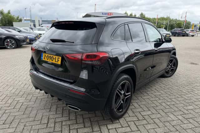 Mercedes-Benz GLA (2023) thumbnail 5