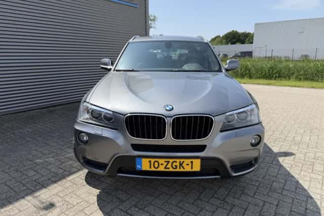 BMW X3 (2012) thumbnail 3
