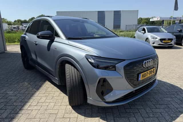 Audi Q4 e-tron (2021) thumbnail 4