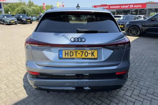 Audi Q4 e-tron (2021) thumbnail 6