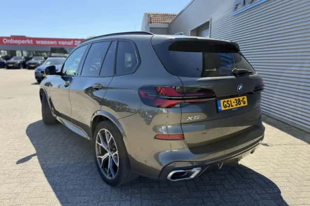 BMW X5 (0) thumbnail 2