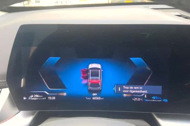BMW X1 (2024) thumbnail 5