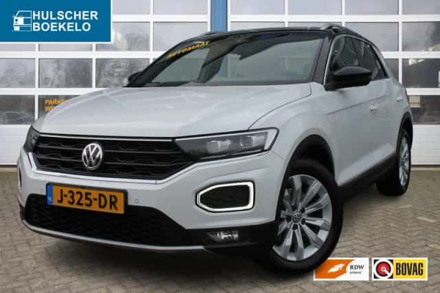 Volkswagen T-Roc (2019) thumbnail 1