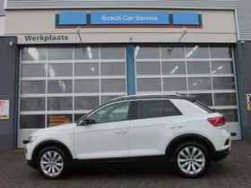 Volkswagen T-Roc (2019) thumbnail 3