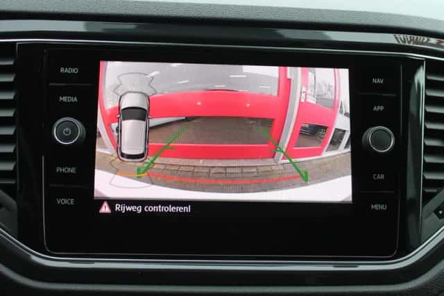 Volkswagen T-Roc (2019) thumbnail 27