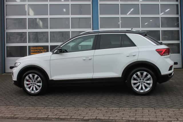 Volkswagen T-Roc (2019) thumbnail 5