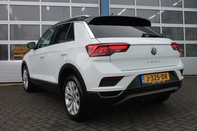 Volkswagen T-Roc (2019) thumbnail 10