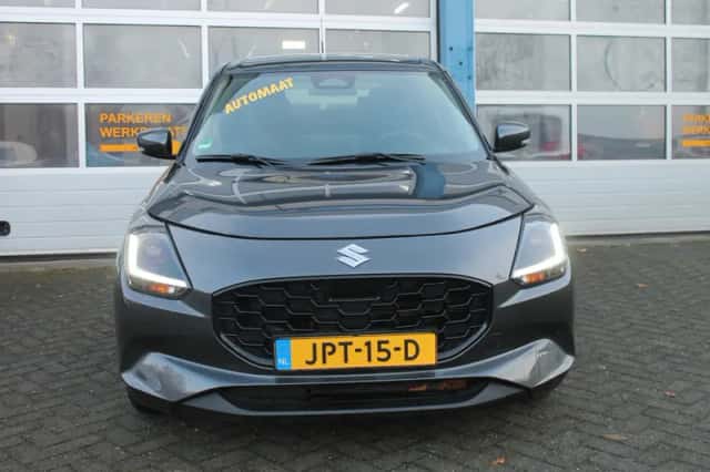 Suzuki Swift (2025) thumbnail 2