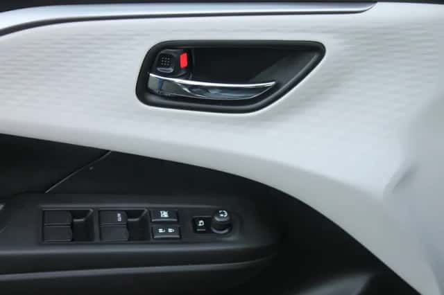 Suzuki Swift (2025) thumbnail 16