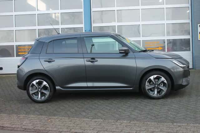Suzuki Swift (2025) thumbnail 8