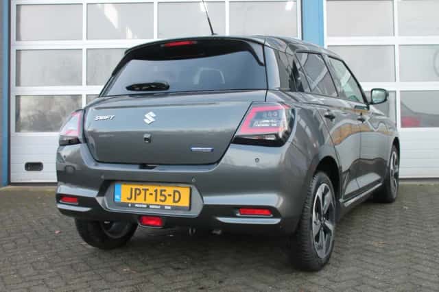 Suzuki Swift (2025) thumbnail 9