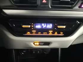 Suzuki Swift (2025) thumbnail 9