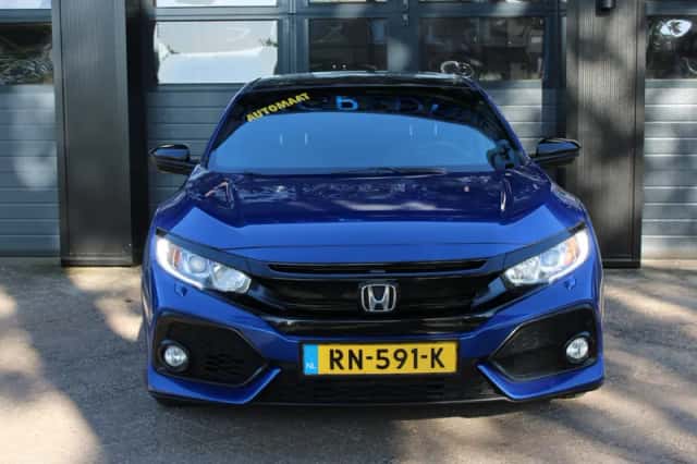 Honda Civic (2018) thumbnail 2