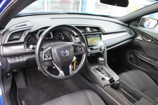 Honda Civic (2018) thumbnail 11