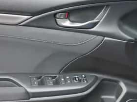 Honda Civic (2018) thumbnail 12