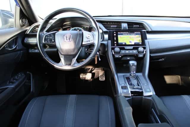 Honda Civic (2018) thumbnail 4