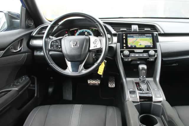 Honda Civic (2018) thumbnail 4