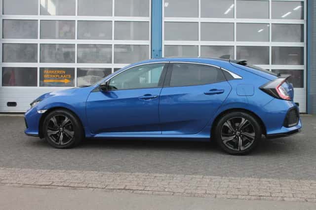Honda Civic (2018) thumbnail 5