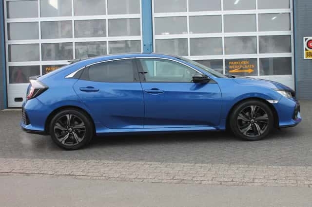 Honda Civic (2018) thumbnail 8