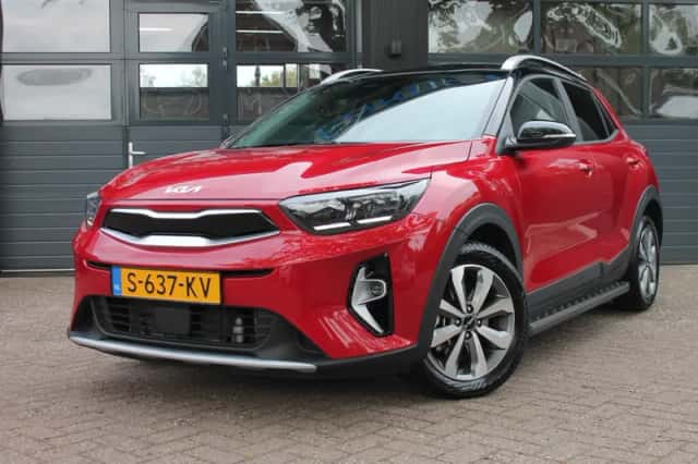 Kia Stonic (2023) thumbnail 1