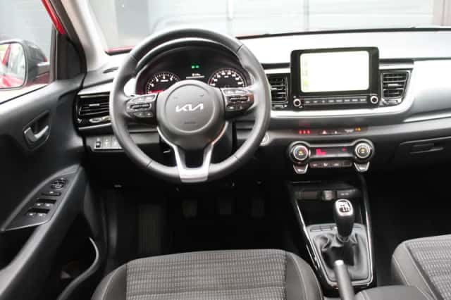 Kia Stonic (2023) thumbnail 4