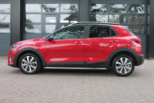 Kia Stonic (2023) thumbnail 5