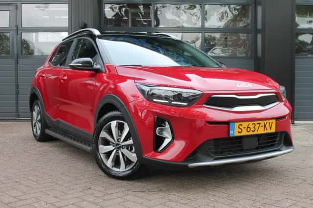 Kia Stonic (2023) thumbnail 6