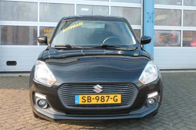 Suzuki Swift (2018) thumbnail 2