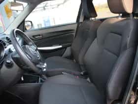 Suzuki Swift (2018) thumbnail 14