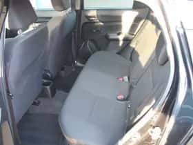 Suzuki Swift (2018) thumbnail 15
