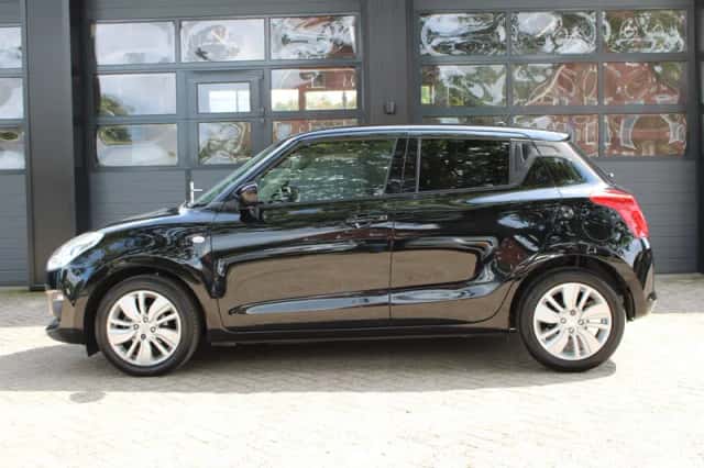 Suzuki Swift (2018) thumbnail 3