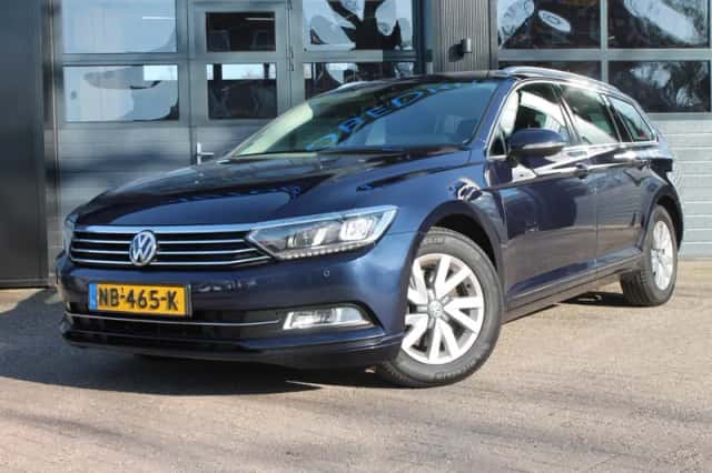 Volkswagen Passat (2017) thumbnail 1