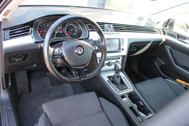 Volkswagen Passat (2017) thumbnail 14
