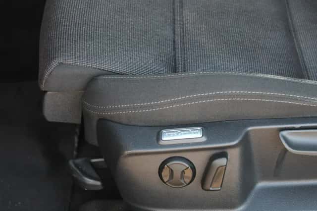 Volkswagen Passat (2017) thumbnail 17