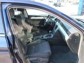 Volkswagen Passat (2017) thumbnail 20