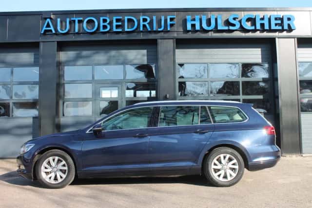 Volkswagen Passat (2017) thumbnail 3