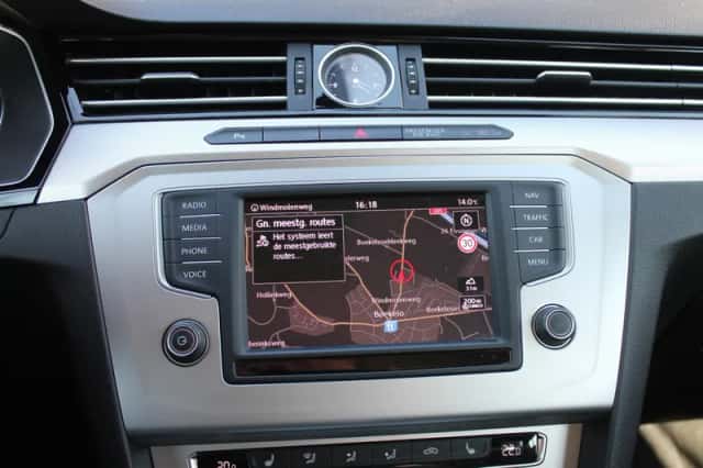 Volkswagen Passat (2017) thumbnail 29
