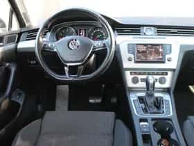 Volkswagen Passat (2017) thumbnail 4